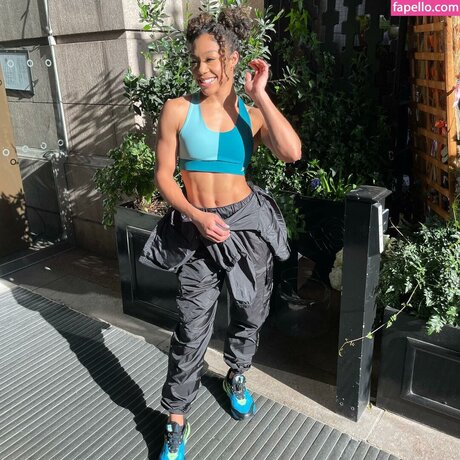 Alycia Baumgardner beau modèle archive