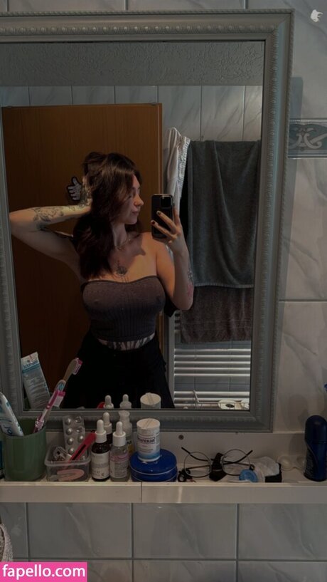 Kiras note naked pornstar photos