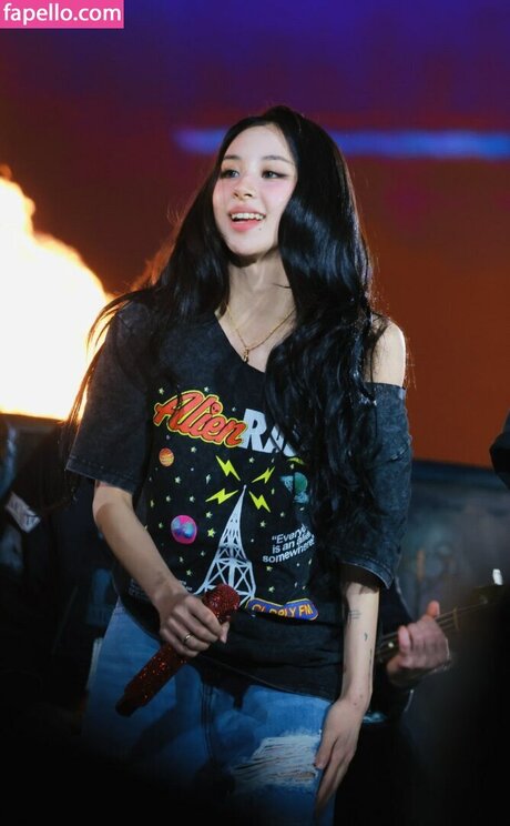 Chaeyoung star art pics