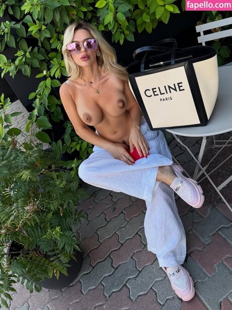 Elena Filonova estrella exclusiva galerías