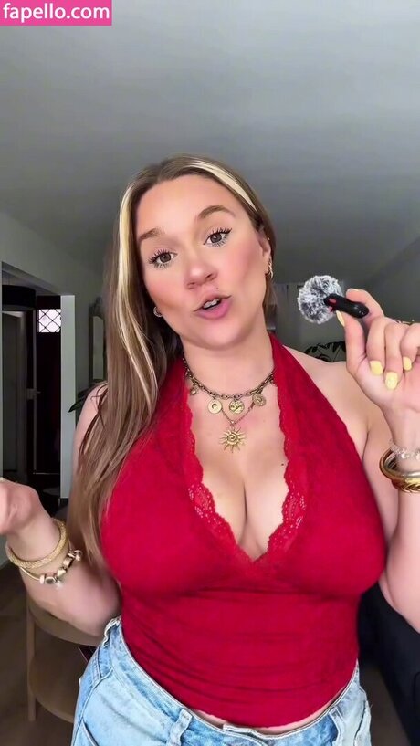 Justinaccessible modelo desnudo fotos