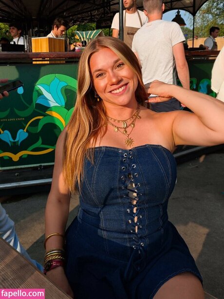 Justinaccessible estrella desnuda galerías