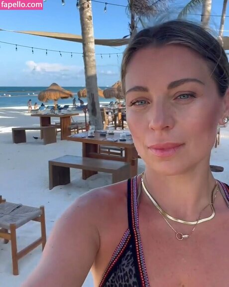 Ludwika Paleta estrella sexy fotos