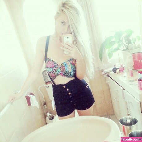 Amber Koltzow Bastick modèle parfait galerie