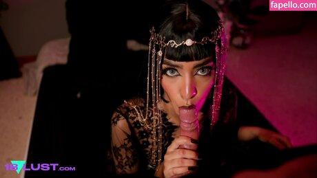 YouthLust estrella galería