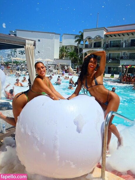 Jaya Araye Williams estrella porno erótica foto