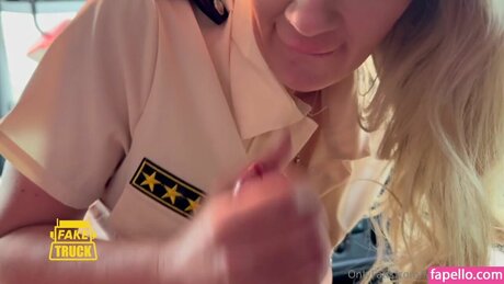 Ravenous Wife étoile sexy img