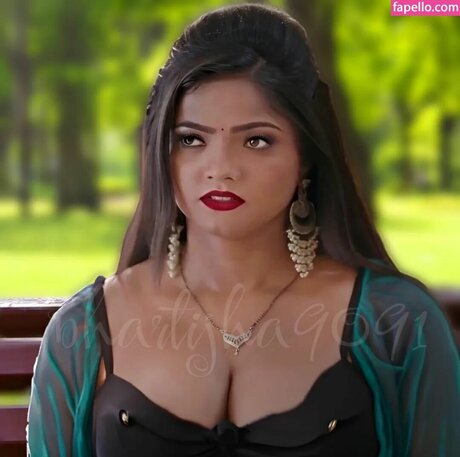 Bharti Jha sexy actress gallery