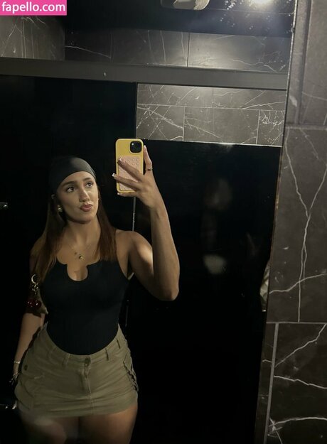 juliannaa___ pornstar pretty photo