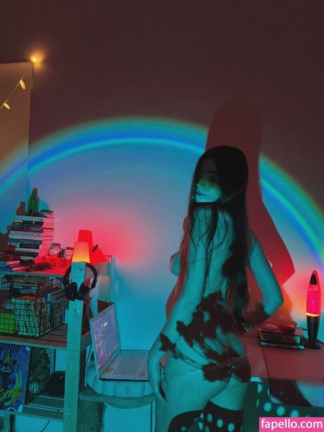 Cloveralice star nude picture