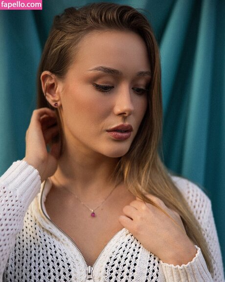 Oliwia Petryna modelo desnuda imágenes