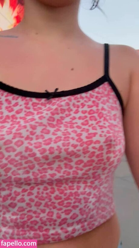 Mugshawtyy model erotic pic