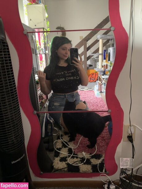 too0ldcat actrice adulte des photos