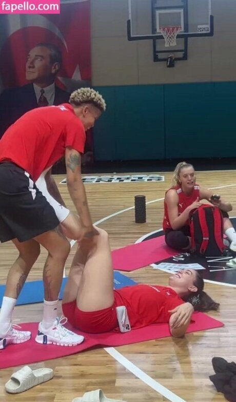 Emma Belle estrella porno perfecta galerías