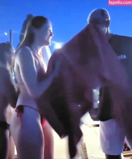 Emma Belle actrice chaude images