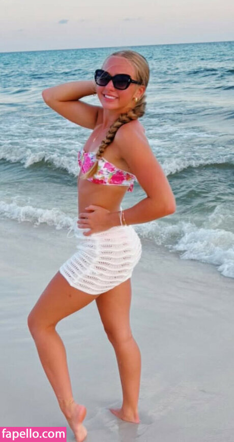Tatum Bittick star erotic photo