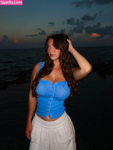 harperr richardson hot actress pictures