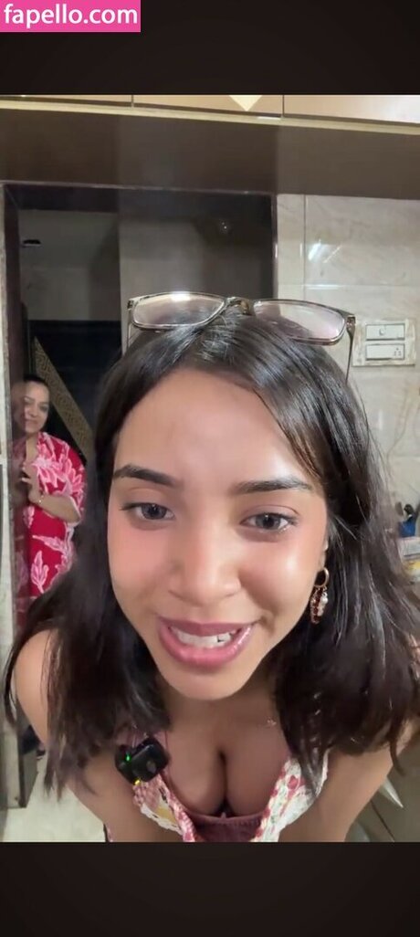 Muskan Karia modelo exclusivo archivo