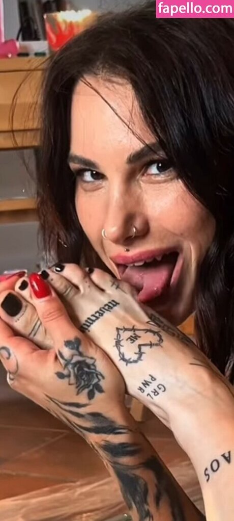 xoroxenne pornstar top photo