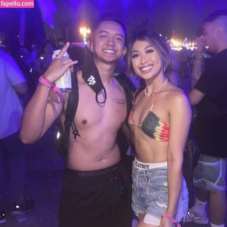 julienneby estrella desnuda imágenes