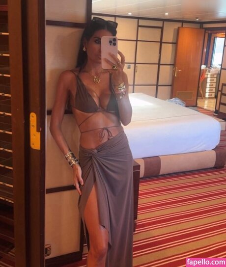 Elisabetta Gregoraci étoile de l'art photos