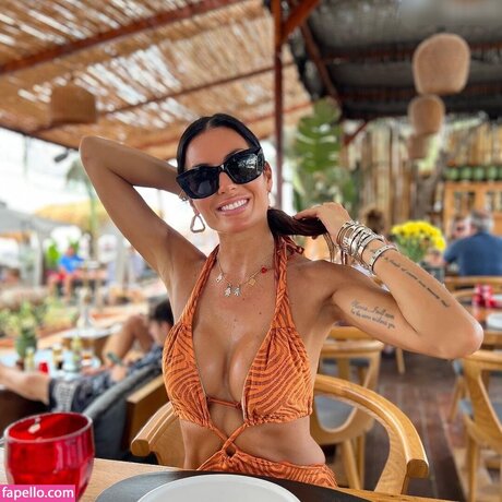 Elisabetta Gregoraci hot pornstar img