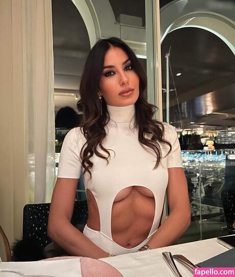 Elisabetta Gregoraci nice star pic
