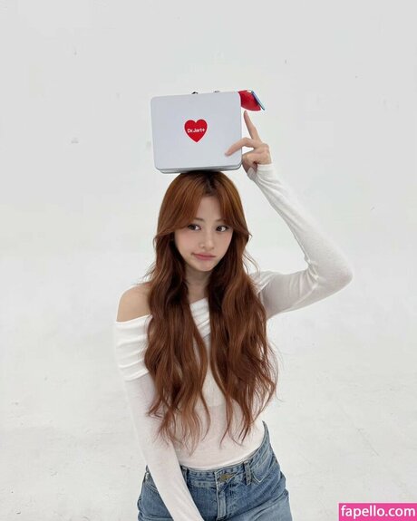 Huh Yunjin_ buen modelo fotos