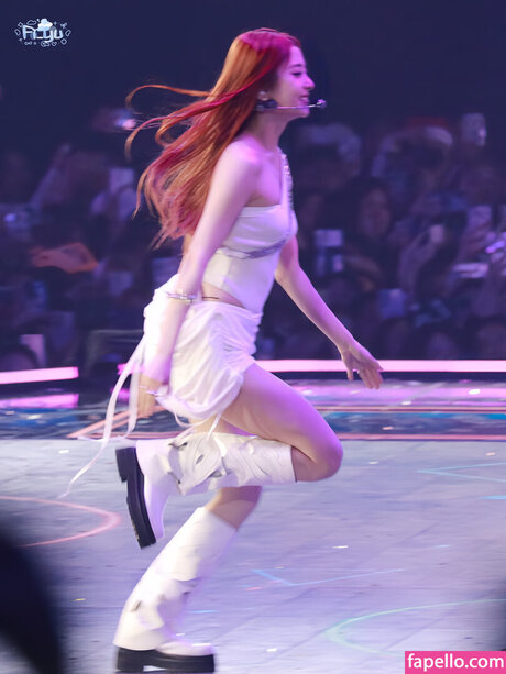 Huh Yunjin_ free star pictures