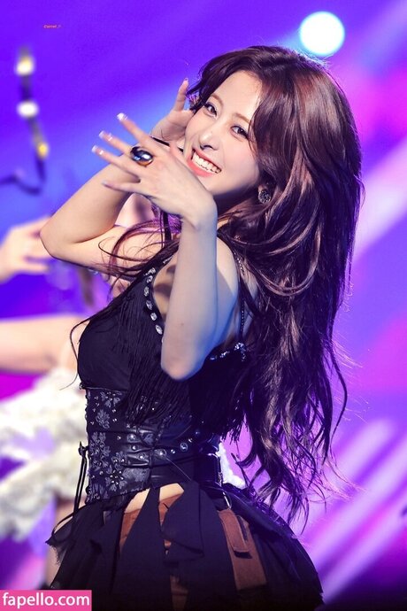 Huh Yunjin_ étoile adulte galeries