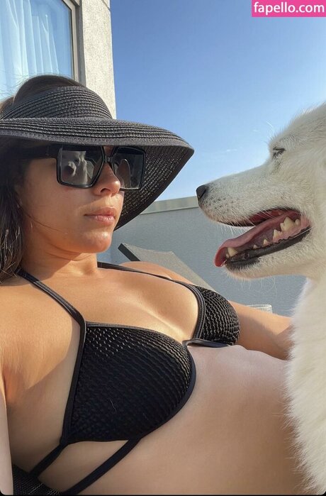 Maleni Cruz beau modèle galerie