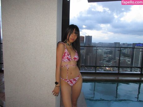 Lisa Tung erotic actress picture