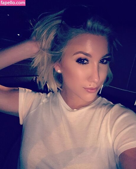 Savannah Chrisley art star photos