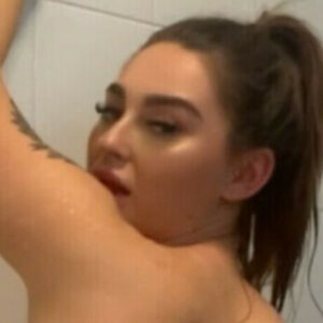 Madeleinerosee model porn picture