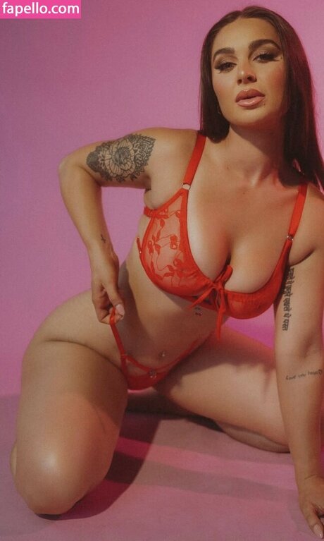 Madeleinerosee pornstar nudes pic
