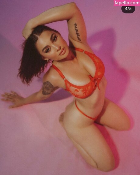 Madeleinerosee pornstar sexy photo