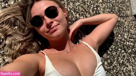 Simply Kel ASMR estrella pornografica fotos