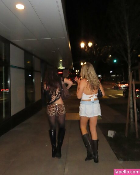 Kathryn Melvin modèle chaud images