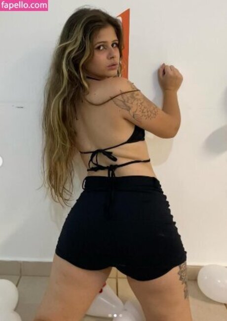 Julia Carolina estrella porno de arte foto