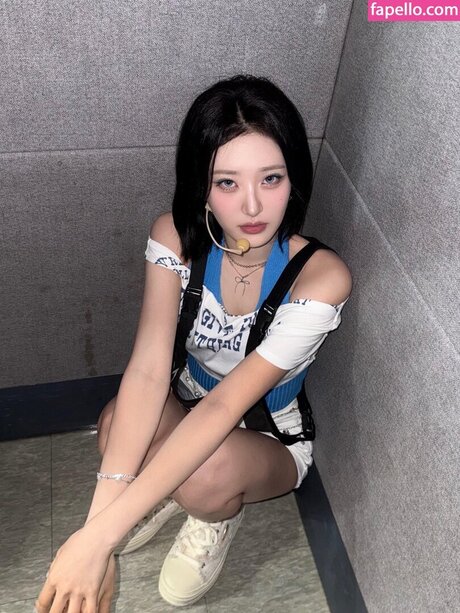 Hwiseo star exclusive image