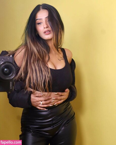 Shambhavi Singh model naked galleries