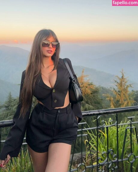 Shambhavi Singh modelo hermosa recopilación