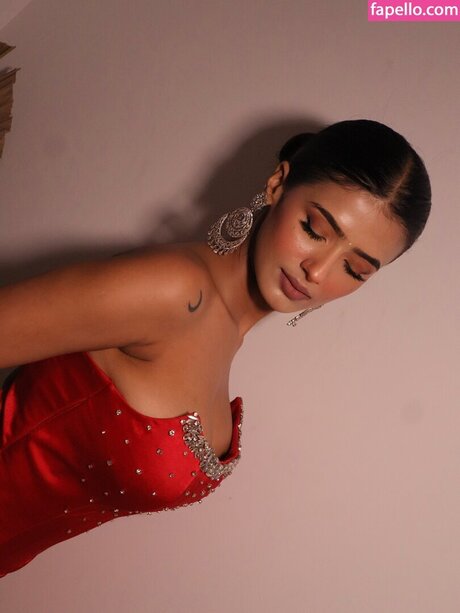 Shambhavi Singh adult model photo