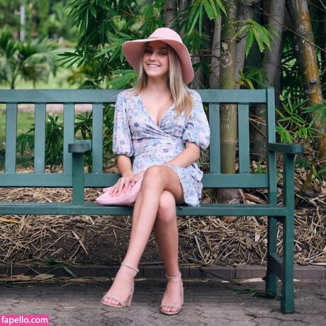 Nicola Crisa modelo de arte recopilación