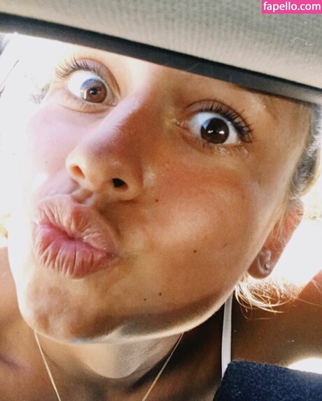 Sara Liso estrella porno hd galerías