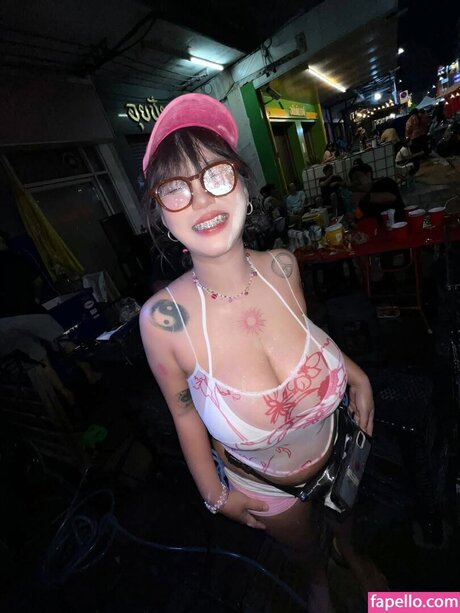 bam sirinun model exclusive photo
