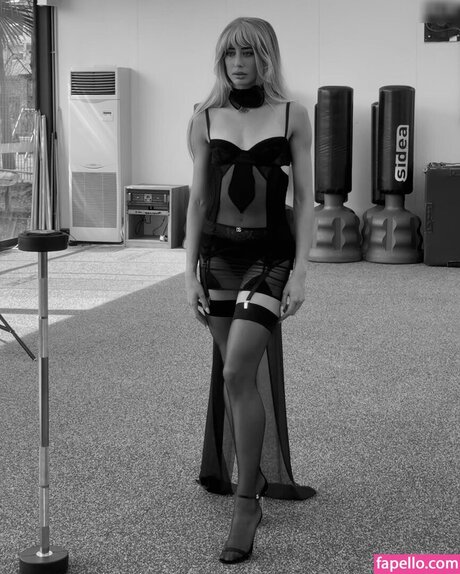 Gaia Sabbatini modelo desnudo fotos