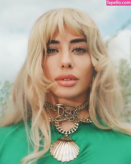 Gaia Sabbatini modelo caliente fotos