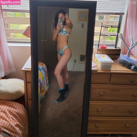 Queen Tofu star exclusive galeries