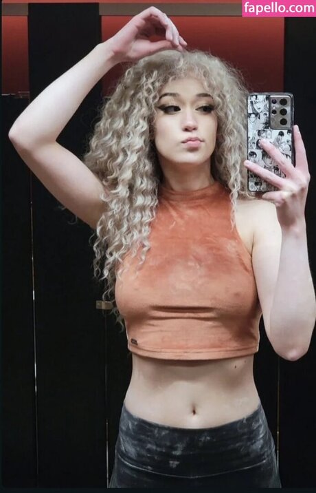 Queen Tofu bonita actriz fotos